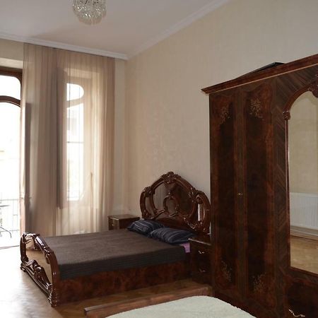 Sweet Home Agmashenebeli Tbilisi Esterno foto