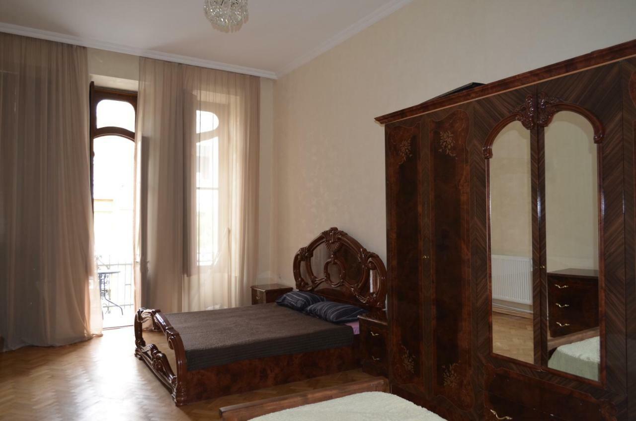 Sweet Home Agmashenebeli Tbilisi Esterno foto