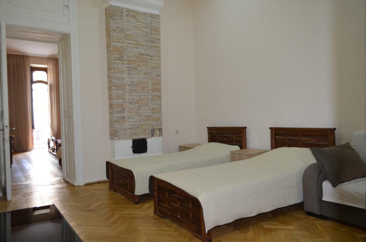 Sweet Home Agmashenebeli Tbilisi Esterno foto